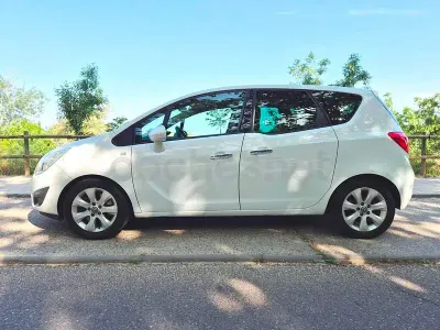 Usado Opel Meriva Excellence 140 HP (102 kW) 2013 Branco Monovolume