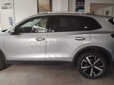 Nuevo VW Tiguan 150 CV (110 kW) 2026 Gris / plata SUV