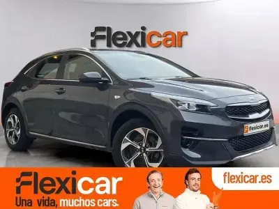 Usado Kia XCeed 120 CV (88 kW) 2020 Gris SUV