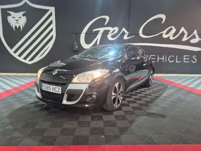 Usado Renault Mégane Bose Edition 131 CV (96 kW) 2011 Negro Coupe
