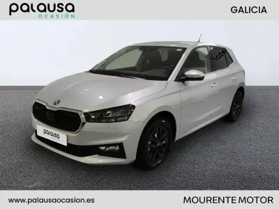 Usado Skoda Fabia Selection 95 CV (69 kW) 2025 Gris / plata Utilitario
