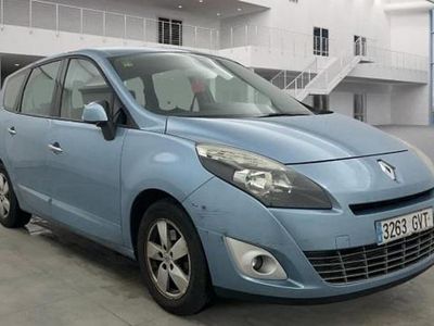Usado Renault Scénic III Dynamique 131 CV (96 kW) 2010 Monovolumen