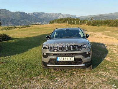 Usado Jeep Compass Limited 190 CV (139 kW) 2021 Gris / plata SUV