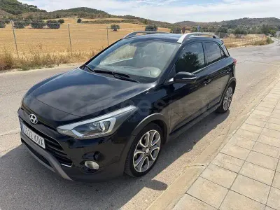 Usado Hyundai i20 Active 90 CV (66 kW) 2017 Negro Berlina