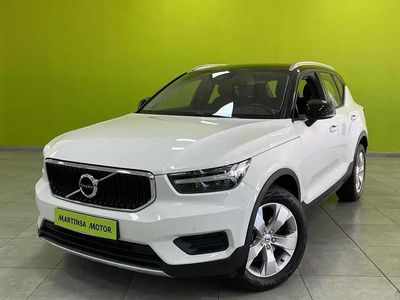Begagnad Volvo XC40 Momentum 197 HK (144 kW) 2022 Vit SUV