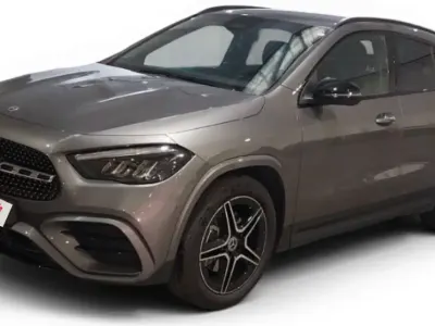 Usado Mercedes GLA200 AMG 150 CV (110 kW) 2025 Gris SUV