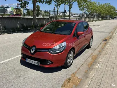 Usado Renault Clio IV Dynamique 90 CV (66 kW) 2013 Rojo Berlina