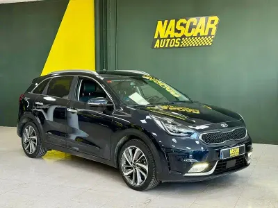 Usado Kia Niro 141 CV (103 kW) 2019 Gris / plata SUV