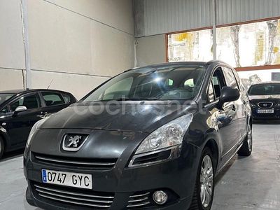 Gris Usado 2010 Peugeot 5008 Sport Monovolumen | 5800 € (Precio justo)