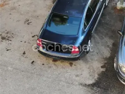Usado VW Passat Edition 130 CV (95 kW) 2004 Azul Berlina