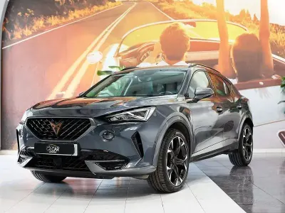 Usado Cupra Formentor 150 CV (110 kW) 2023 Gris / plata SUV