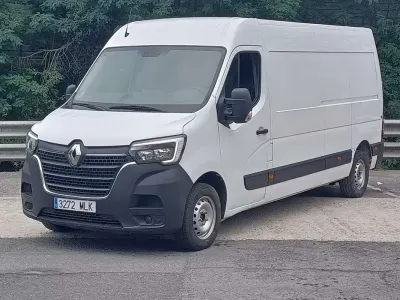 Usado Renault Master 135 CV (99 kW) 2023 Blanco Monovolumen