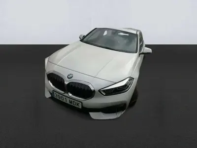 Usado BMW 118 Comfort Edition 150 CV (110 kW) 2023 Blanco Utilitario