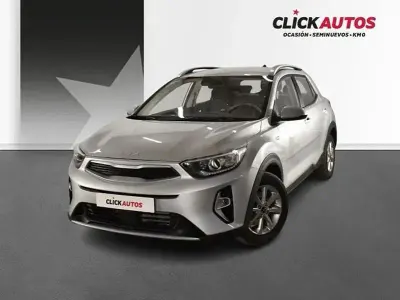 Usado Kia Stonic 79 CV (58 kW) 2025 Gris / plata SUV