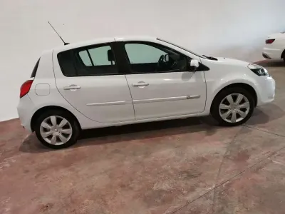 Usado Renault Clio 86 CV (63 kW) 2009 Blanco Utilitario
