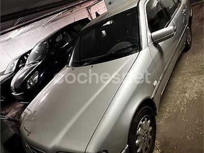 Gris / plata Usado 2000 Mercedes C240 Elegance Berlina | 5990 € (Caro)