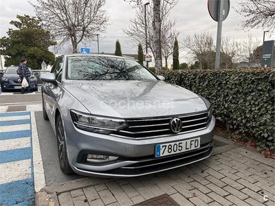 Usado VW Passat Executive 120 CV (88 kW) 2020 Gris / plata Berlina