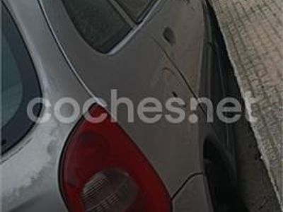 Gris / plata Usado 2000 Citroën Xsara Picasso Monovolumen | 1888 € (Un poco caro)