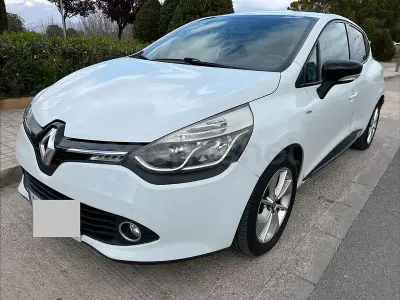 Begagnad Renault Clio IV LIMITED 90 HK (66 kW) 2016 Vit Sedan