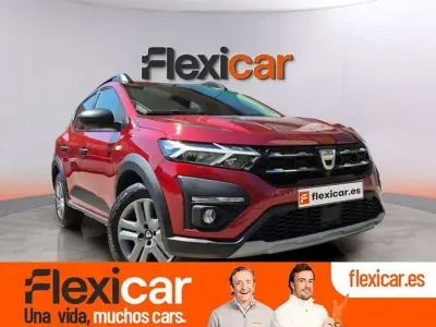 Usado Dacia Sandero Acces 67 CV (49 kW) 2021 Rojo Utilitario