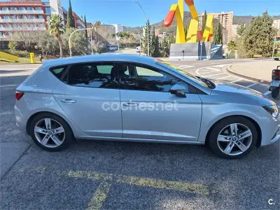 Usado Seat Leon FR 150 CV (110 kW) 2017 Gris / plata Berlina