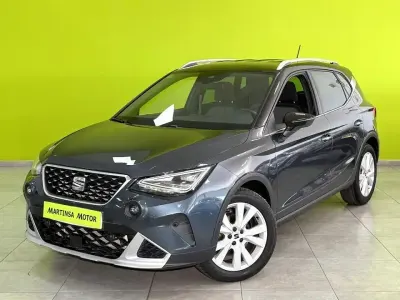 Usado Seat Arona Xperience 110 CV (80 kW) 2021 Gris SUV
