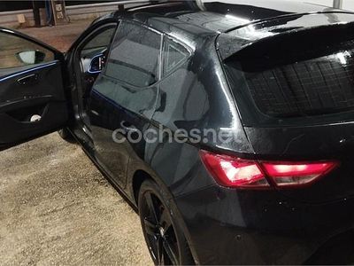 Usado Seat Leon Reference 105 CV (77 kW) 2014 Negro Berlina