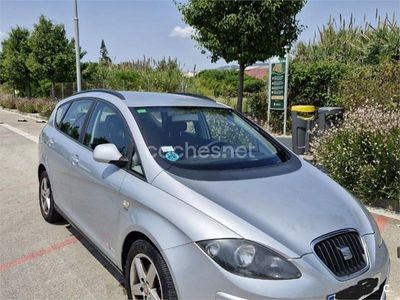 Usado Seat Altea XL Reference 105 CV (77 kW) 2012 Gris / plata Monovolumen