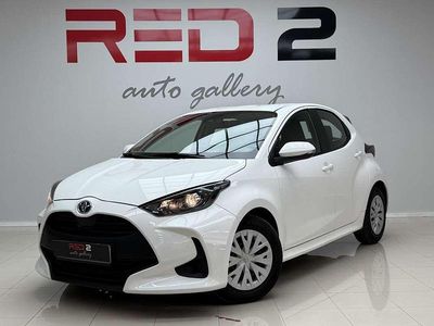 Usado Toyota Yaris Hybrid Active 116 CV (85 kW) 2023 Blanco Utilitario