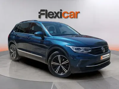 Usado VW Tiguan Life 150 CV (110 kW) 2024 Azul SUV