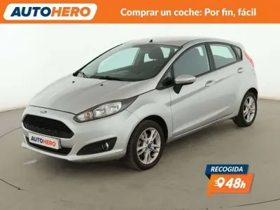 Usado Ford Fiesta Trend 82 CV (60 kW) 2017 Gris Utilitario