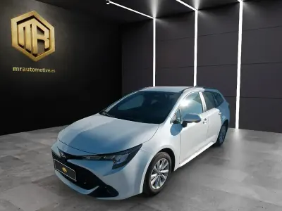 Usado Toyota Corolla Business Edition 122 CV (89 kW) 2023 Blanco Familiar