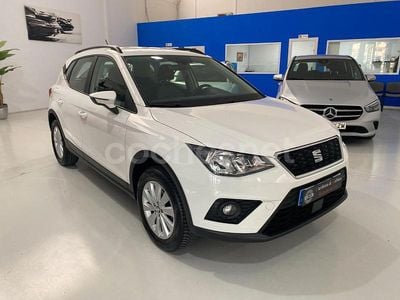 Usado Seat Arona Style Plus 110 CV (80 kW) 2021 Blanco SUV