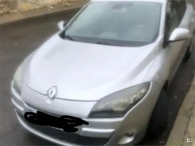 Usado Renault Mégane III Dynamique 130 CV (95 kW) 2012 Gris / plata Berlina