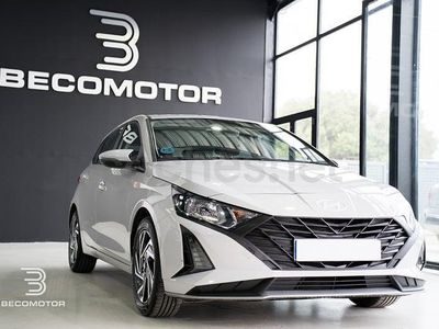 Usado Hyundai i20 84 CV (61 kW) 2024 Gris / plata Utilitario