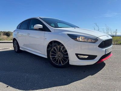 Usado Ford Focus ST-Line 125 CV (91 kW) 2017 Blanco Berlina