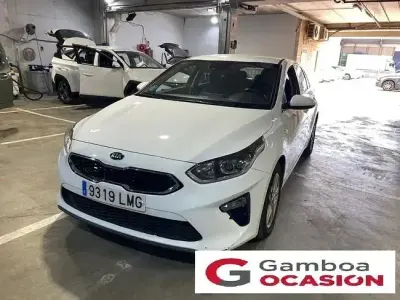 Usado Kia Ceed 136 CV (100 kW) 2021 Blanco Utilitario