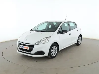 Usado Peugeot 208 Access 82 CV (60 kW) 2017 Blanco Utilitario