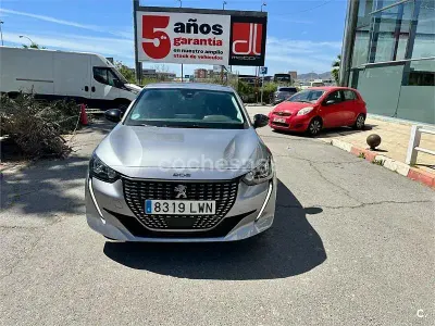 Usado Peugeot 208 GT 100 CV (73 kW) 2022 Gris / plata Utilitario