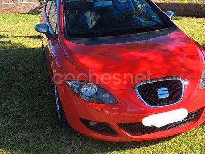 Rojo Usado 2008 Seat Leon Reference Berlina | 5499 € (Precio justo)