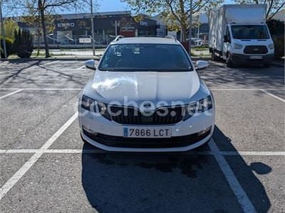 Usado Skoda Octavia 130 CV (95 kW) 2019 Blanco Familiar