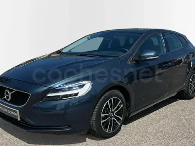 Usado Volvo V40 Momentum 120 CV (88 kW) 2018 Azul Berlina