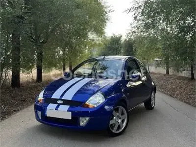Usado Ford SportKa 95 CV (69 kW) 2004 Azul Utilitario