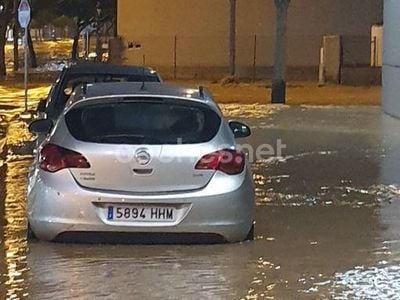 Usado Opel Astra Selective 125 CV (91 kW) 2011 Gris / plata Berlina