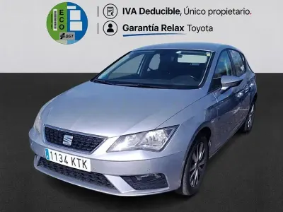 Usado Seat Leon Style 110 CV (80 kW) 2019 Gris / plata Berlina