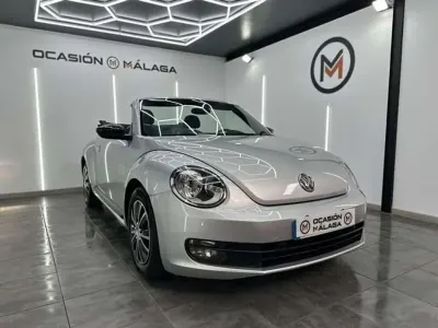 Usado VW Beetle 105 CV (77 kW) 2012 Plateado Utilitario