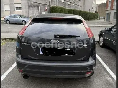 Usado Ford Focus Sport 136 CV (100 kW) 2005 Negro Berlina