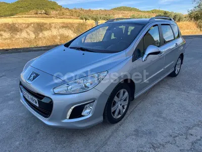 Usado Peugeot 308 SW Active 120 CV (88 kW) 2013 Gris / plata Familiar