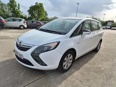 Usado Opel Zafira Tourer Selective 131 CV (96 kW) 2014 Blanco Monovolumen