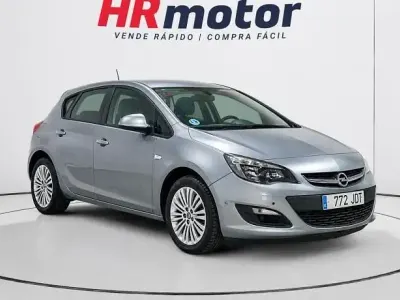 Usado Opel Astra Selective 115 CV (84 kW) 2015